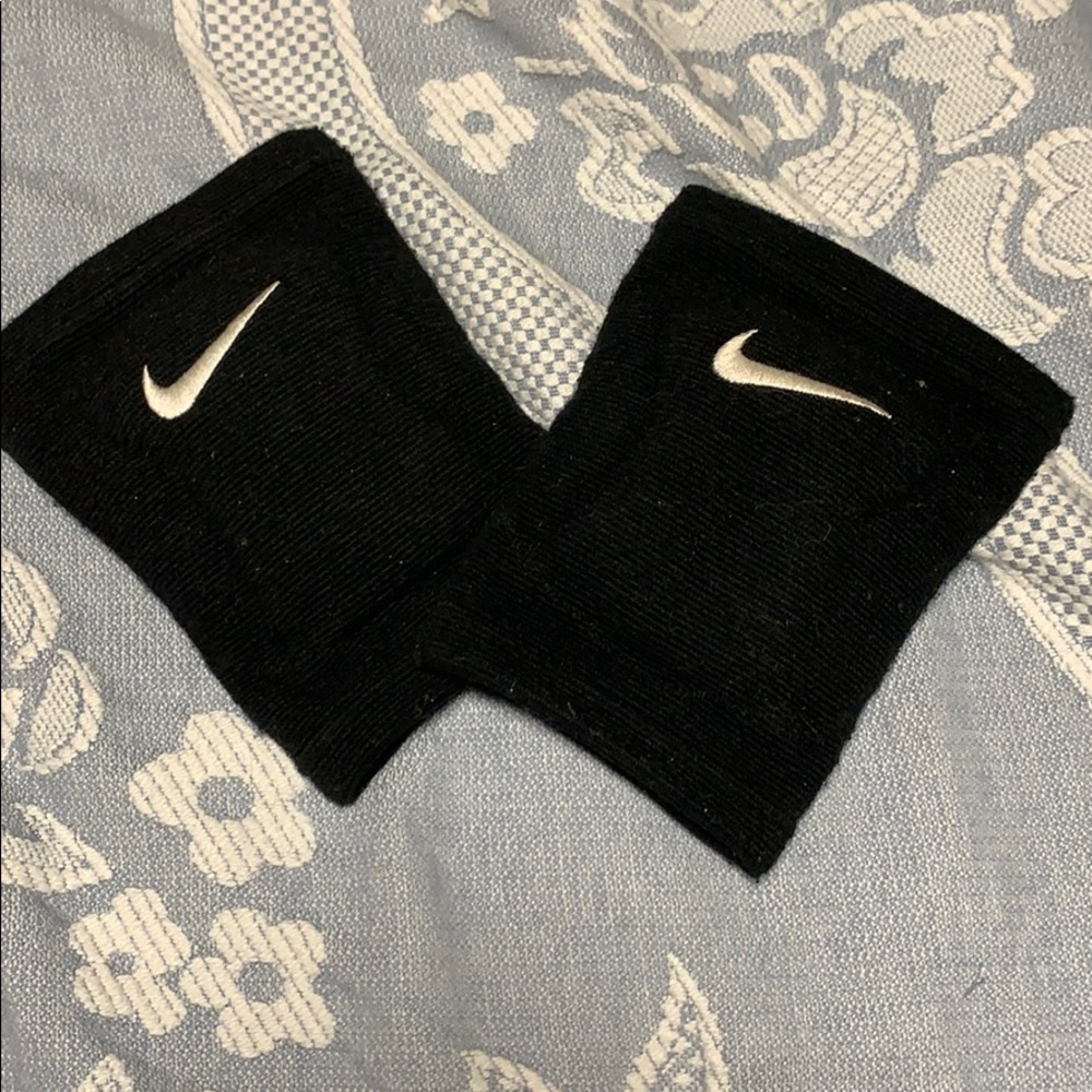 Knee pads